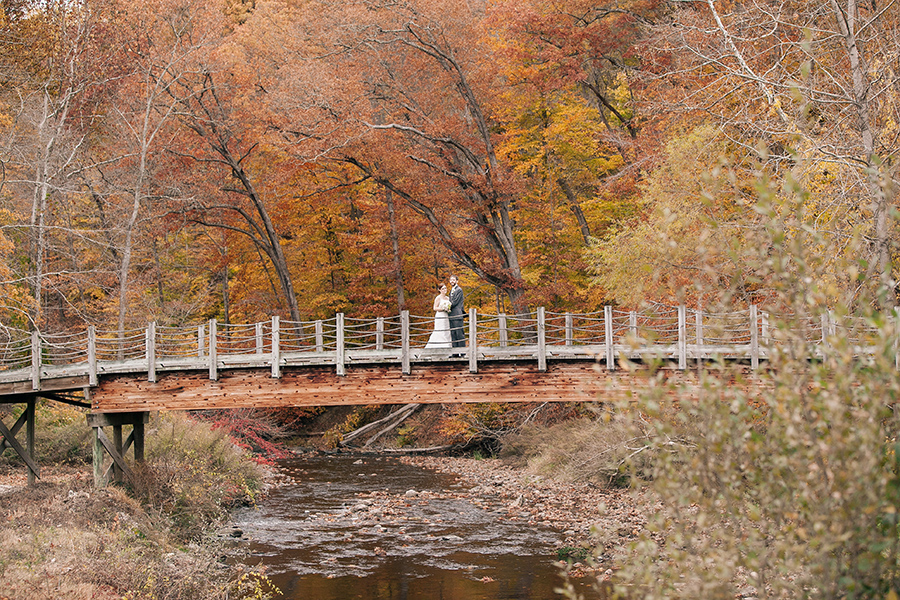 Fall, autumn, wedding at Hollow Brook Gold Club in Cortlandt, New York, by Kelly Kollar Photography.