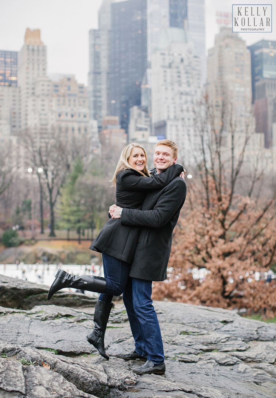 Winter, holiday engagement session in Central Park in Manhattan, New York. Photos by Kelly Kollar Photography.