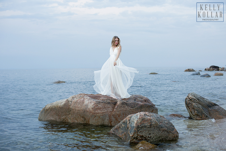 Wedding, bridal inspiration shoot on the seaside in the Hamptons. Photos by Kelly Kollar Photography.