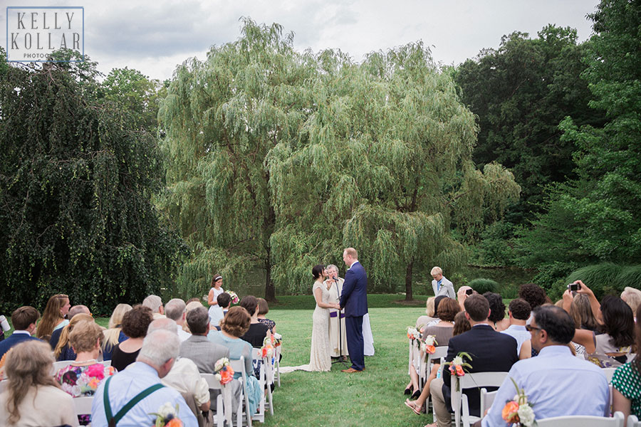 Hudson Vally wedding at Buttermilk Falls Inn in Milton, New York. Photos by Kelly Kollar Photography.