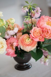 A colorful wedding floral centerpiece by a.p. Bio Designs at Studio 450 in Manhattan. Photo by Kelly Kollar Photography.